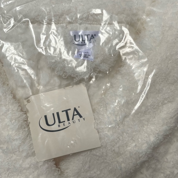 NWT Ulta Plush Robe - Picture 2 of 2